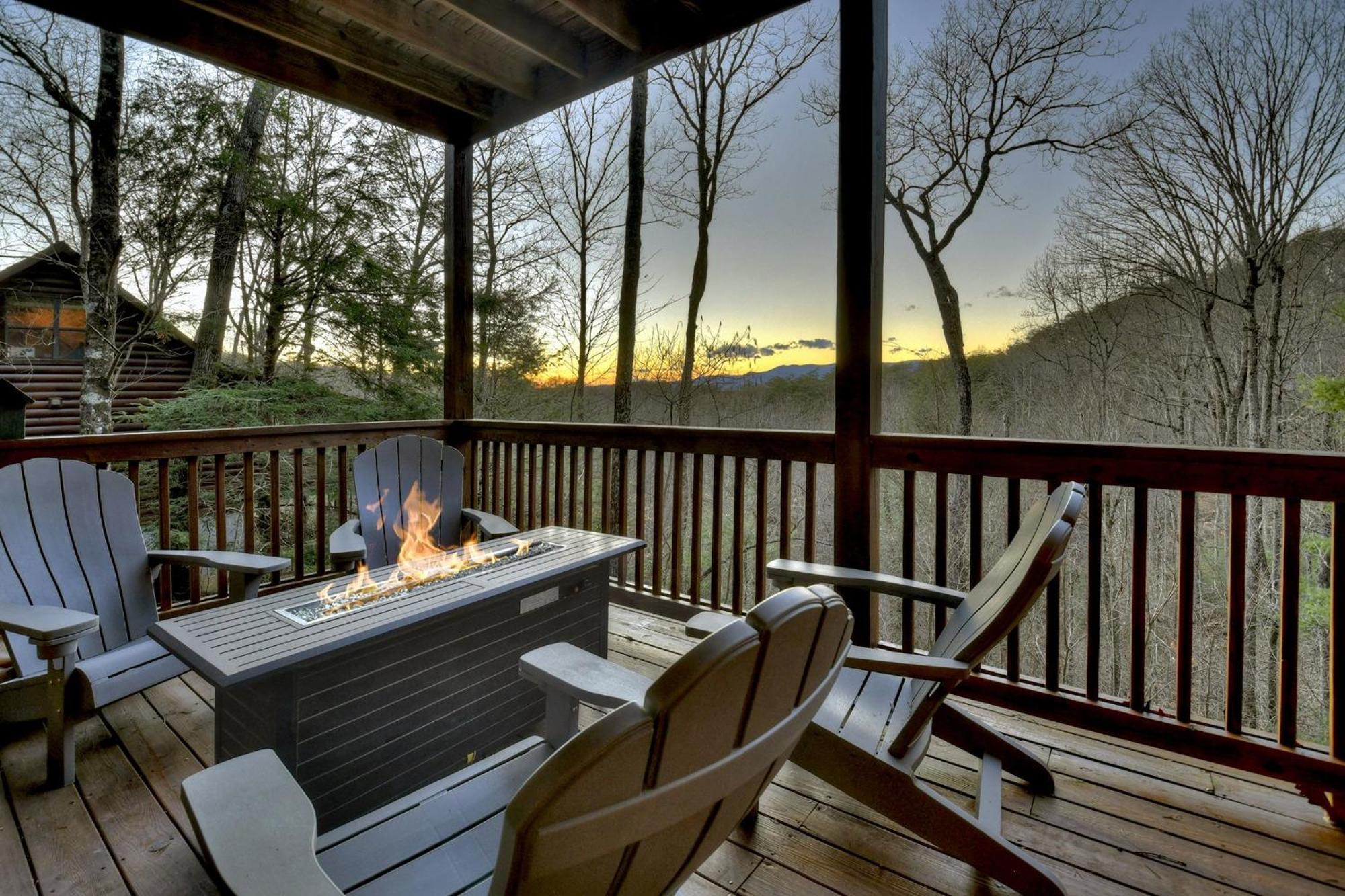 Talking Leaves Hot Tub Firepit And Comfy King Beds Βίλα Ellijay Εξωτερικό φωτογραφία