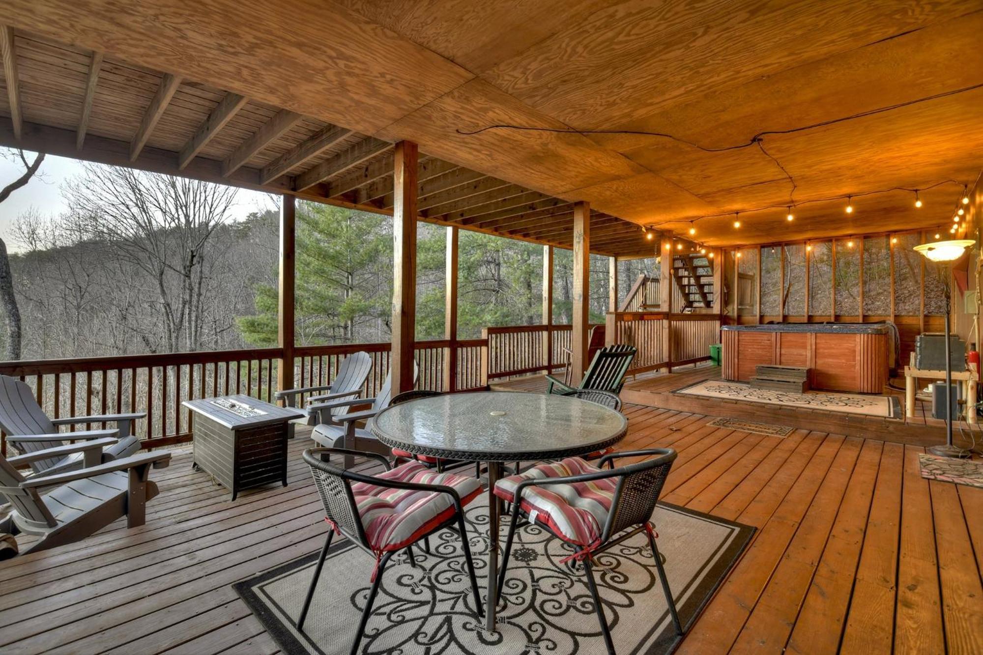 Talking Leaves Hot Tub Firepit And Comfy King Beds Βίλα Ellijay Εξωτερικό φωτογραφία