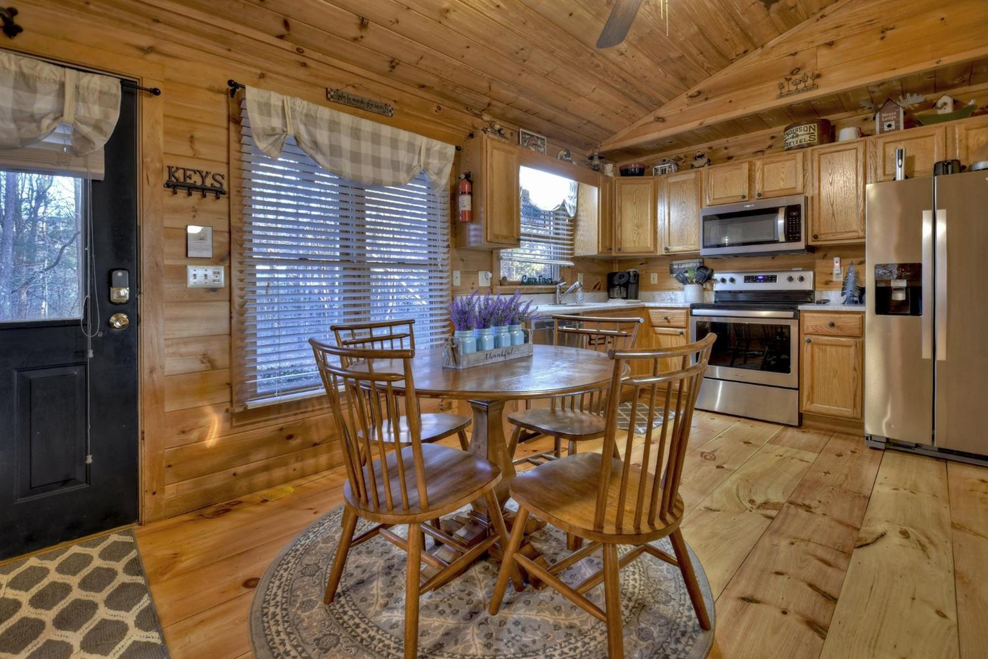 Talking Leaves Hot Tub Firepit And Comfy King Beds Βίλα Ellijay Εξωτερικό φωτογραφία